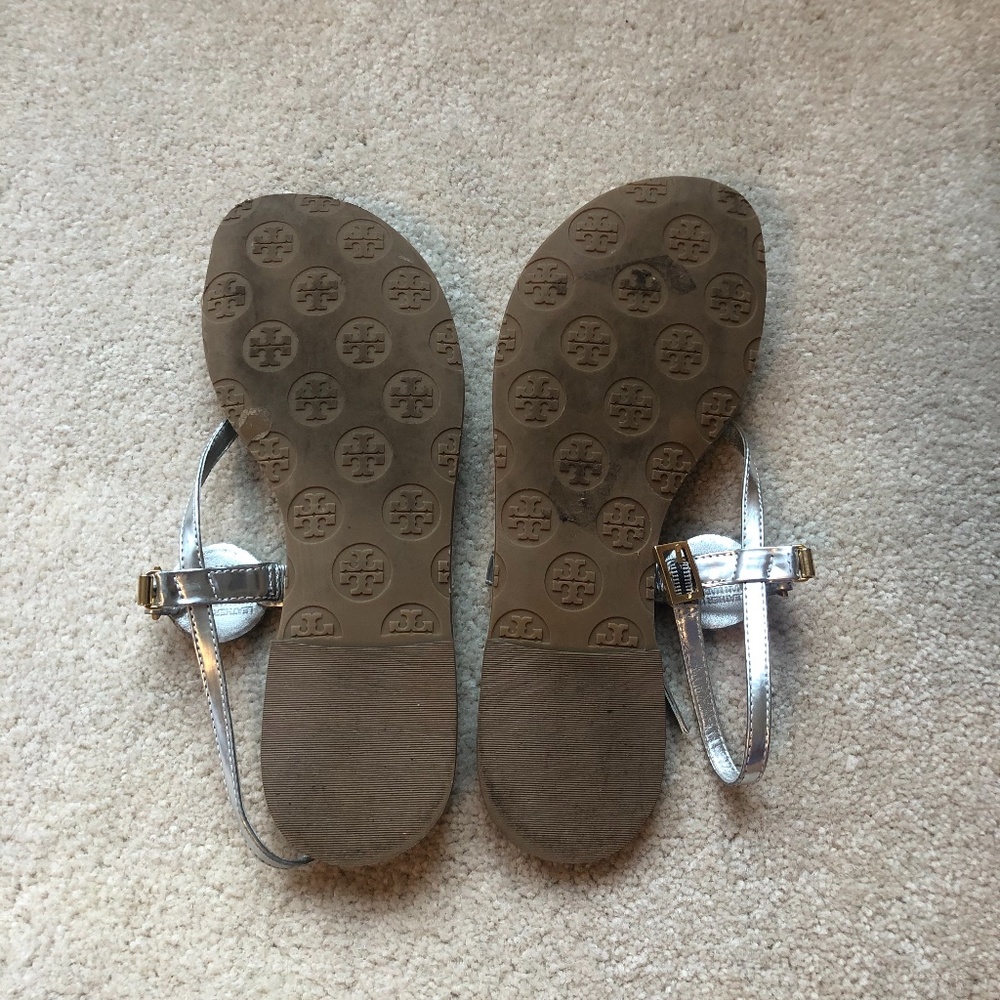 Tory Burch Silver Metallic Miller Thong Sandals - Picture 2 of 4